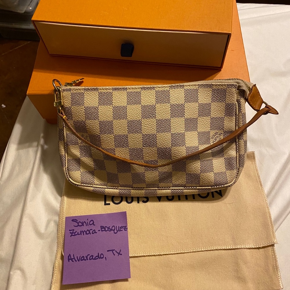 SOLD!!!!💯 Authentic Louis Vuitton Azur Pochette